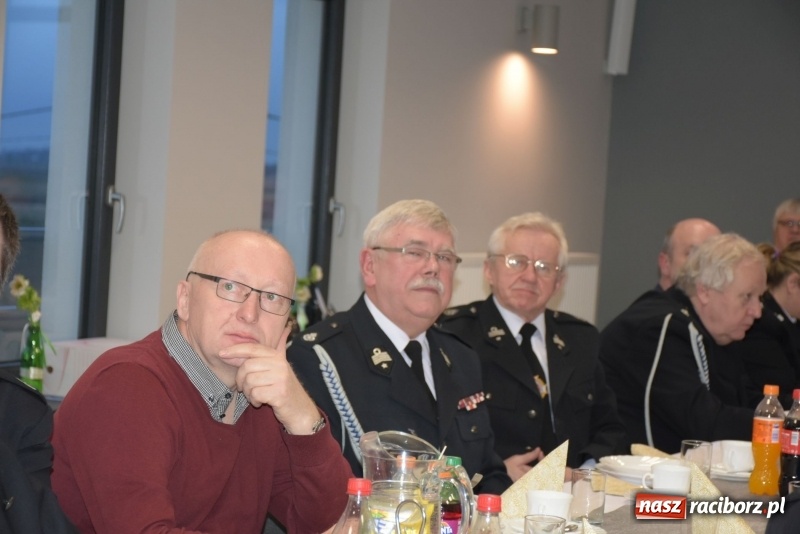 Zdjęcie w galerii na portalu naszraciborz.pl: Historyczne spotkanie strażaków ochotników w Rudyszwałdzie  wiadomości z regionu