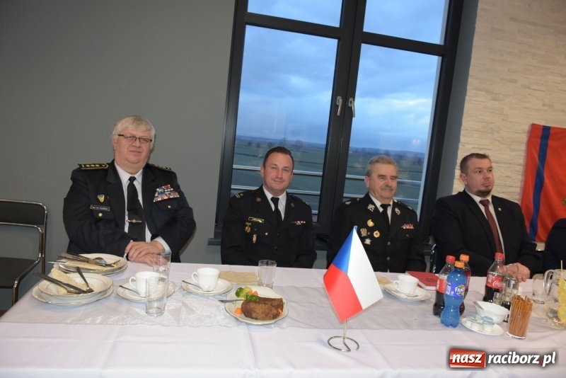 Zdjęcie w galerii na portalu naszraciborz.pl: Historyczne spotkanie strażaków ochotników w Rudyszwałdzie  wiadomości z regionu