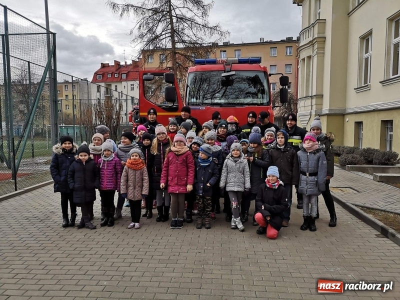 Zdjęcie w galerii na portalu naszraciborz.pl: Strażacy w akcji... kręci mnie bezpieczeństwo  wiadomości z regionu