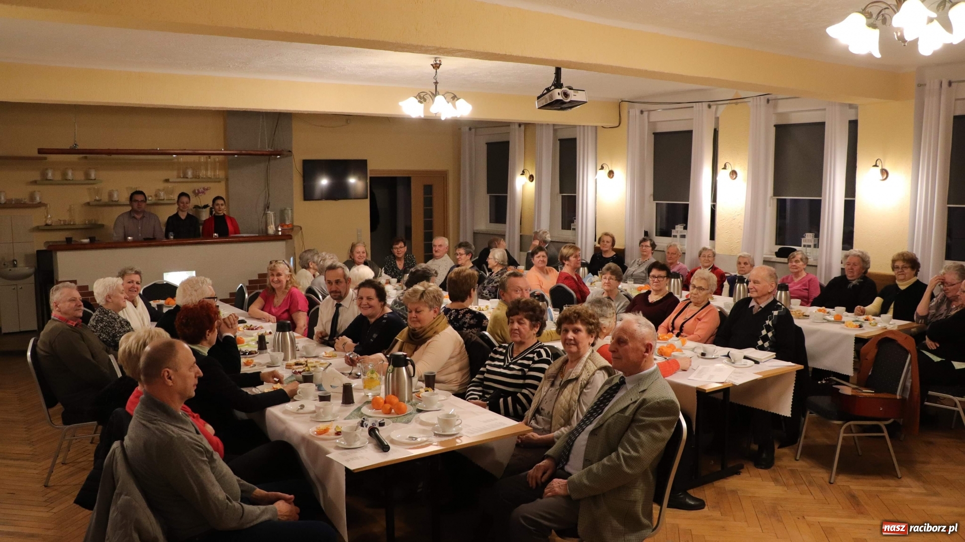 Zdjęcie w galerii na portalu naszraciborz.pl: W Krowiarkach świętowano Dzień Babci i Dziadka wiadomości z regionu
