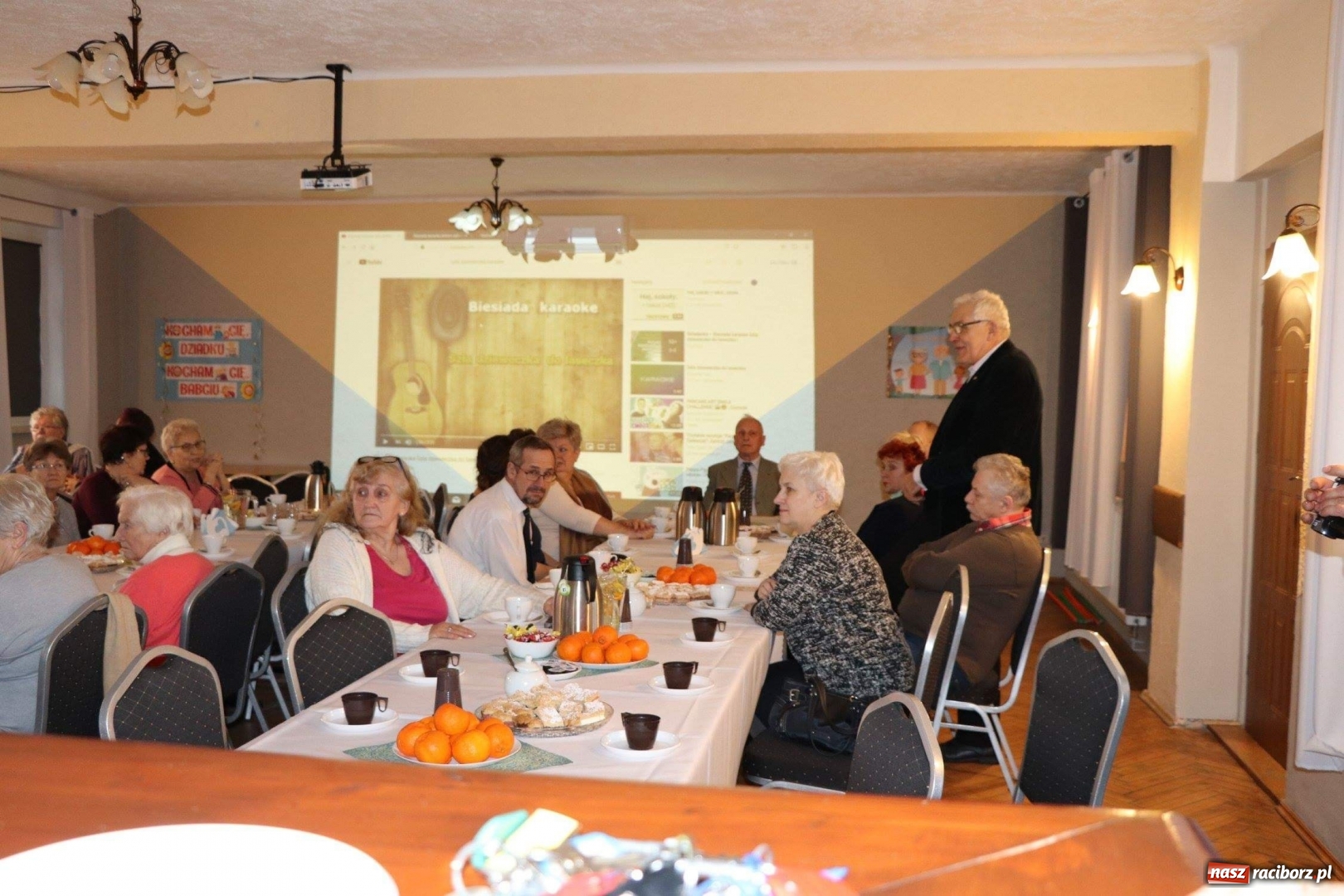 Zdjęcie w galerii na portalu naszraciborz.pl: W Krowiarkach świętowano Dzień Babci i Dziadka wiadomości z regionu