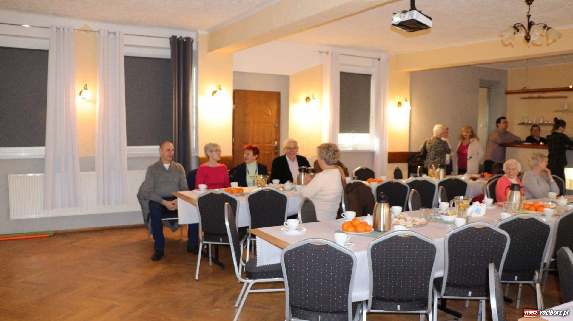 Zdjęcie w galerii na portalu naszraciborz.pl: W Krowiarkach świętowano Dzień Babci i Dziadka wiadomości z regionu