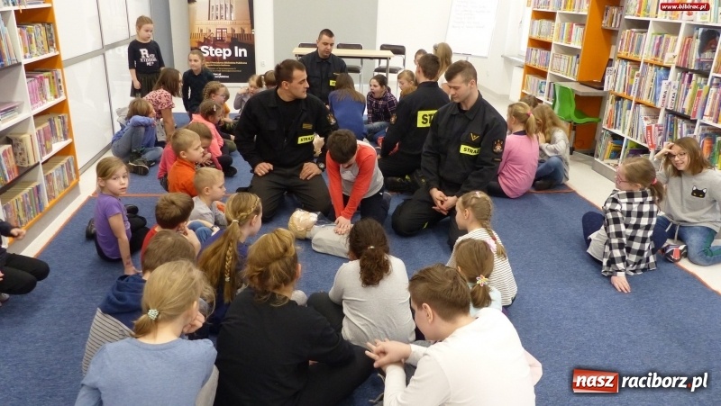 Zdjęcie w galerii na portalu naszraciborz.pl: Ferie w Bibliotece. Młodzi czytelnicy spotkali się ze strażakami wiadomości z regionu
