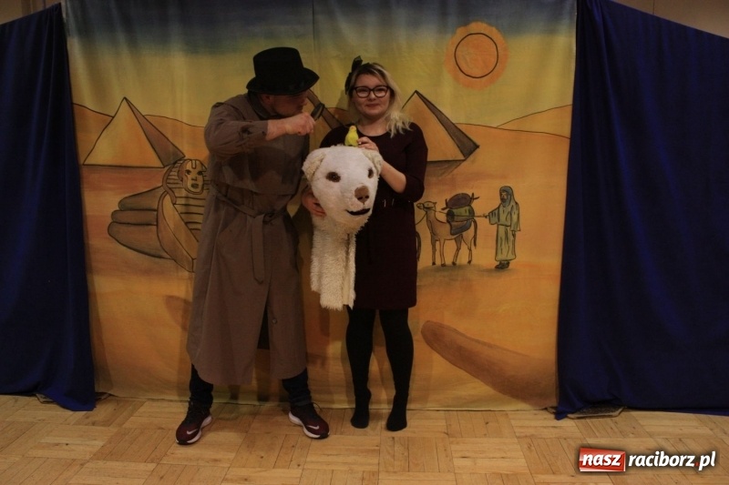 Zdjęcie w galerii na portalu naszraciborz.pl: Spektakl Detektyw Zagadka w Bojanowie wiadomości z regionu