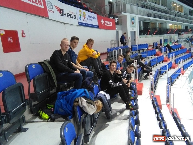 Zdjęcie w galerii na portalu naszraciborz.pl: Lekka atletyka. Złote medale uczniów raciborskiego ZSOMS wiadomości z regionu