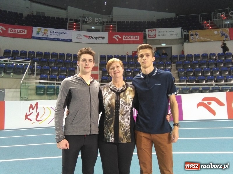 Zdjęcie w galerii na portalu naszraciborz.pl: Lekka atletyka. Złote medale uczniów raciborskiego ZSOMS wiadomości z regionu