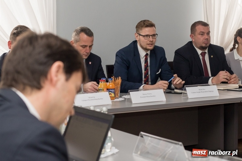 Zdjęcie w galerii na portalu naszraciborz.pl: Kolejowo-drogowa przyszłość Raciborza i okolic. Spotkanie w Katowicach  wiadomości z regionu