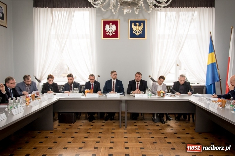 Zdjęcie w galerii na portalu naszraciborz.pl: Kolejowo-drogowa przyszłość Raciborza i okolic. Spotkanie w Katowicach  wiadomości z regionu