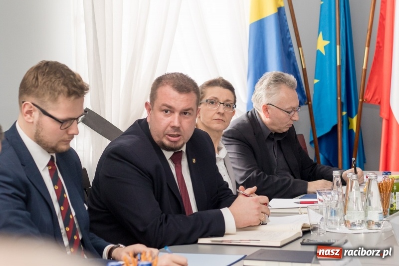 Zdjęcie w galerii na portalu naszraciborz.pl: Kolejowo-drogowa przyszłość Raciborza i okolic. Spotkanie w Katowicach  wiadomości z regionu