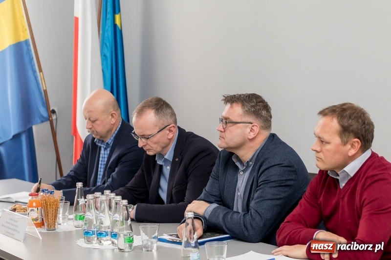 Zdjęcie w galerii na portalu naszraciborz.pl: Kolejowo-drogowa przyszłość Raciborza i okolic. Spotkanie w Katowicach  wiadomości z regionu