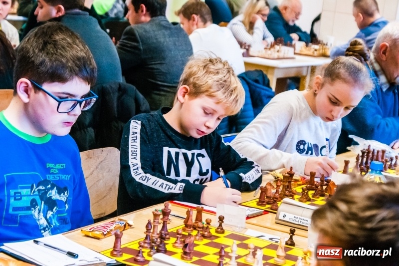 Zdjęcie w galerii na portalu naszraciborz.pl: Szachiści z Polski i zagranicy rywalizują o Puchar Prezydenta wiadomości z regionu