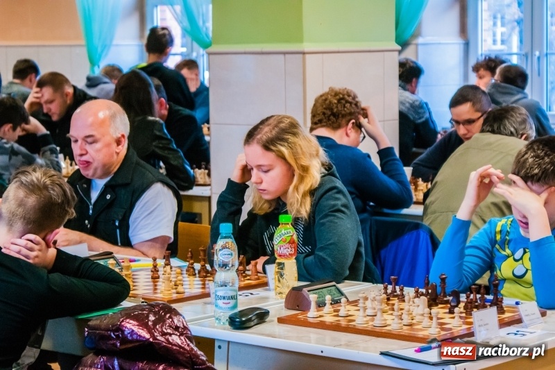 Zdjęcie w galerii na portalu naszraciborz.pl: Szachiści z Polski i zagranicy rywalizują o Puchar Prezydenta wiadomości z regionu