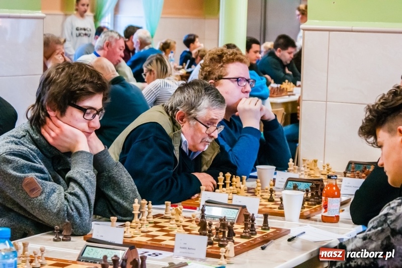 Zdjęcie w galerii na portalu naszraciborz.pl: Szachiści z Polski i zagranicy rywalizują o Puchar Prezydenta wiadomości z regionu