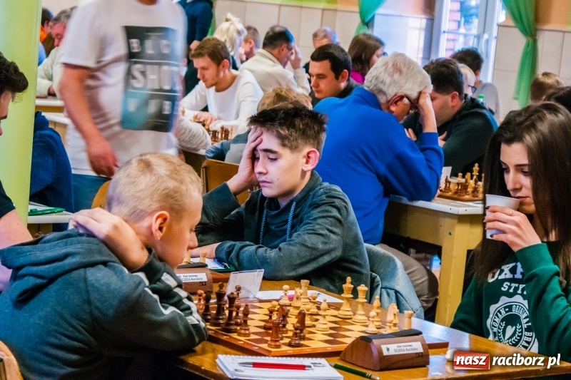 Zdjęcie w galerii na portalu naszraciborz.pl: Szachiści z Polski i zagranicy rywalizują o Puchar Prezydenta wiadomości z regionu