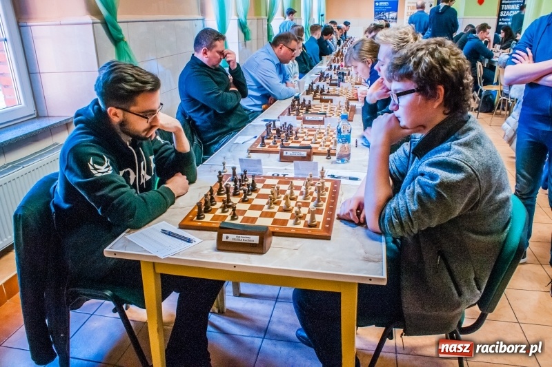 Zdjęcie w galerii na portalu naszraciborz.pl: Szachiści z Polski i zagranicy rywalizują o Puchar Prezydenta wiadomości z regionu