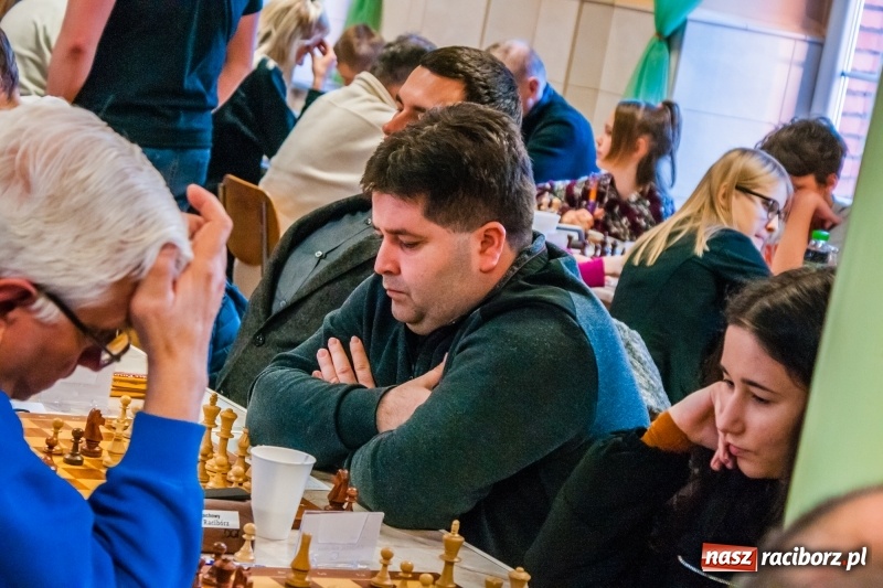 Zdjęcie w galerii na portalu naszraciborz.pl: Szachiści z Polski i zagranicy rywalizują o Puchar Prezydenta wiadomości z regionu