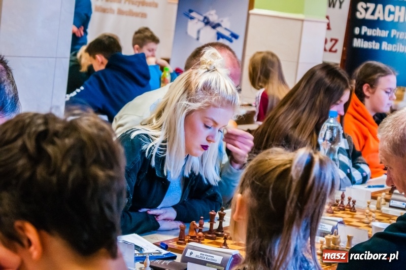 Zdjęcie w galerii na portalu naszraciborz.pl: Szachiści z Polski i zagranicy rywalizują o Puchar Prezydenta wiadomości z regionu