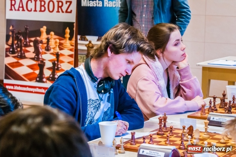 Zdjęcie w galerii na portalu naszraciborz.pl: Szachiści z Polski i zagranicy rywalizują o Puchar Prezydenta wiadomości z regionu