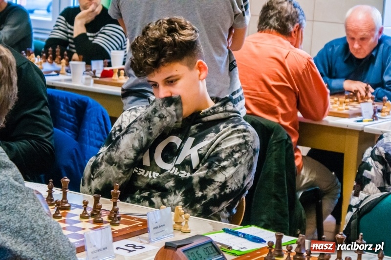 Zdjęcie w galerii na portalu naszraciborz.pl: Szachiści z Polski i zagranicy rywalizują o Puchar Prezydenta wiadomości z regionu