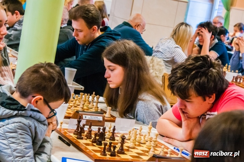 Zdjęcie w galerii na portalu naszraciborz.pl: Szachiści z Polski i zagranicy rywalizują o Puchar Prezydenta wiadomości z regionu