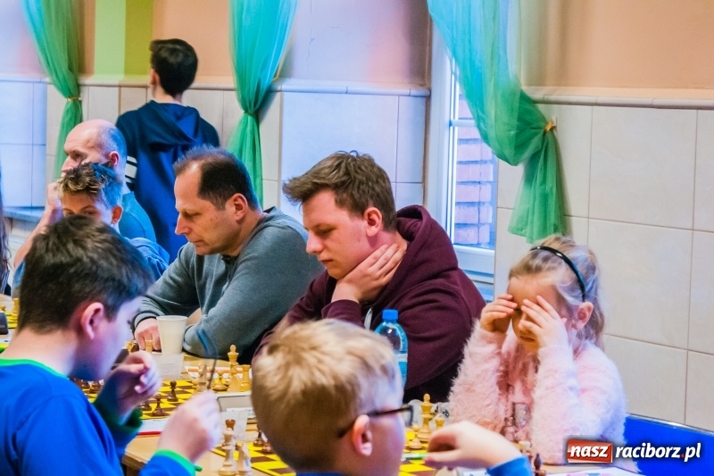 Zdjęcie w galerii na portalu naszraciborz.pl: Szachiści z Polski i zagranicy rywalizują o Puchar Prezydenta wiadomości z regionu