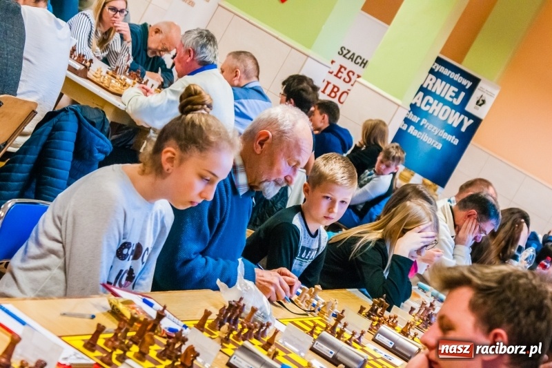 Zdjęcie w galerii na portalu naszraciborz.pl: Szachiści z Polski i zagranicy rywalizują o Puchar Prezydenta wiadomości z regionu