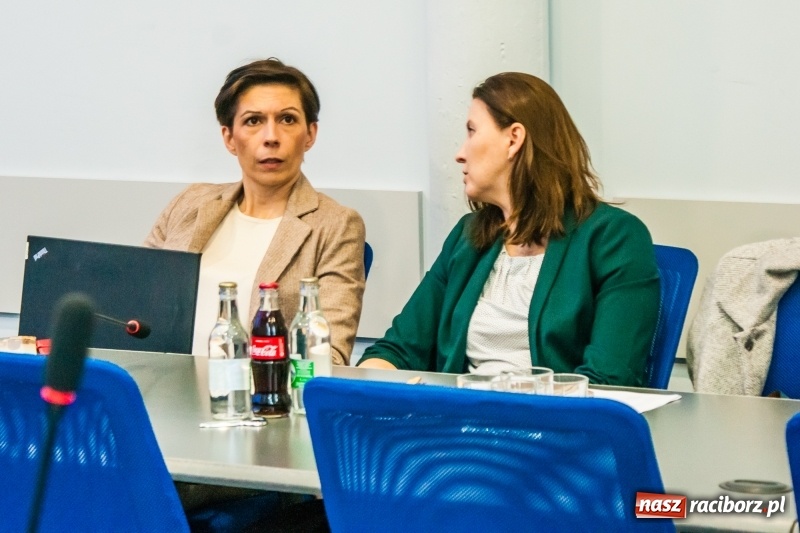 Zdjęcie w galerii na portalu naszraciborz.pl: Walka z wiatrakami trwa. Spotkanie w raciborskim magistracie wiadomości z regionu
