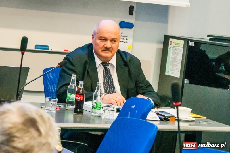 Zdjęcie w galerii na portalu naszraciborz.pl: Walka z wiatrakami trwa. Spotkanie w raciborskim magistracie wiadomości z regionu