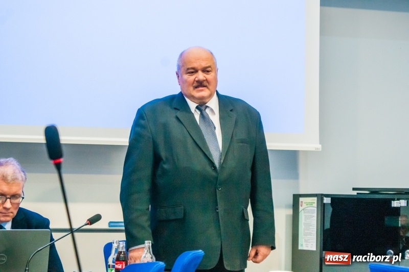 Zdjęcie w galerii na portalu naszraciborz.pl: Walka z wiatrakami trwa. Spotkanie w raciborskim magistracie wiadomości z regionu