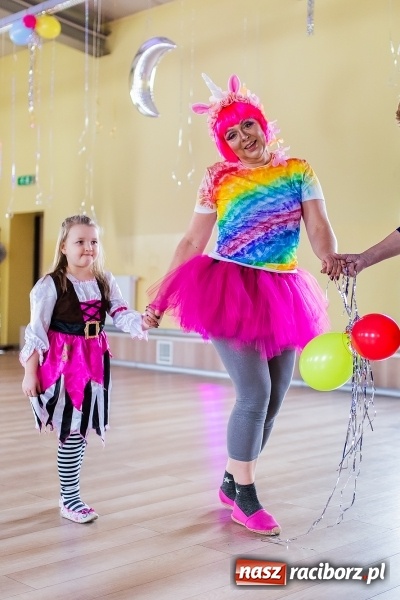 Zdjęcie w galerii na portalu naszraciborz.pl: Kolorowe bale przebierańców w Pietrowicach Wielkich wiadomości z regionu