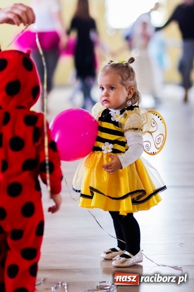 Zdjęcie w galerii na portalu naszraciborz.pl: Kolorowe bale przebierańców w Pietrowicach Wielkich wiadomości z regionu