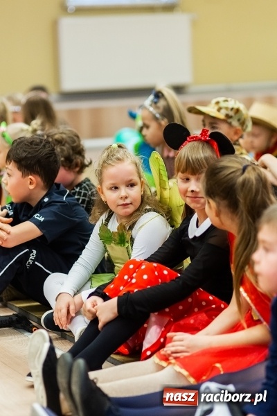 Zdjęcie w galerii na portalu naszraciborz.pl: Kolorowe bale przebierańców w Pietrowicach Wielkich wiadomości z regionu