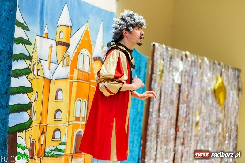 Zdjęcie w galerii na portalu naszraciborz.pl: Kolorowe bale przebierańców w Pietrowicach Wielkich wiadomości z regionu