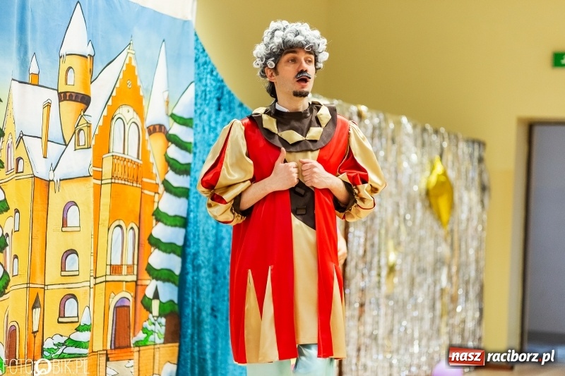 Zdjęcie w galerii na portalu naszraciborz.pl: Kolorowe bale przebierańców w Pietrowicach Wielkich wiadomości z regionu