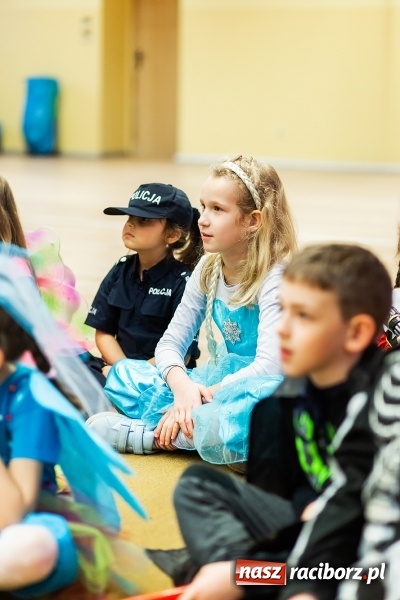 Zdjęcie w galerii na portalu naszraciborz.pl: Kolorowe bale przebierańców w Pietrowicach Wielkich wiadomości z regionu