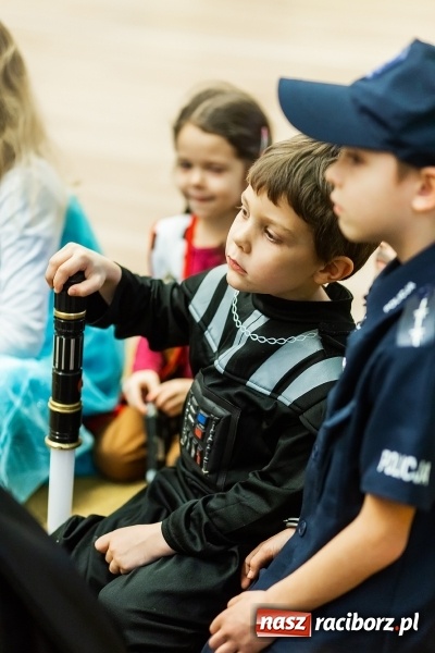 Zdjęcie w galerii na portalu naszraciborz.pl: Kolorowe bale przebierańców w Pietrowicach Wielkich wiadomości z regionu