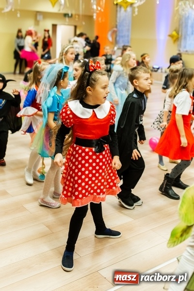 Zdjęcie w galerii na portalu naszraciborz.pl: Kolorowe bale przebierańców w Pietrowicach Wielkich wiadomości z regionu