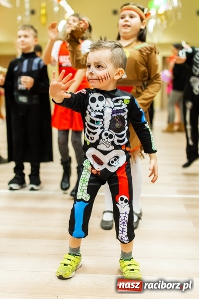 Zdjęcie w galerii na portalu naszraciborz.pl: Kolorowe bale przebierańców w Pietrowicach Wielkich wiadomości z regionu