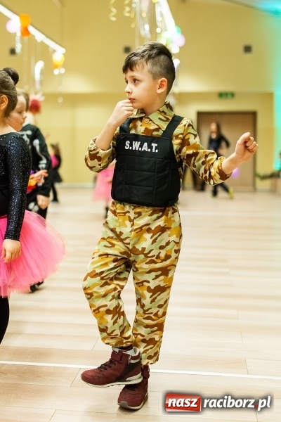 Zdjęcie w galerii na portalu naszraciborz.pl: Kolorowe bale przebierańców w Pietrowicach Wielkich wiadomości z regionu