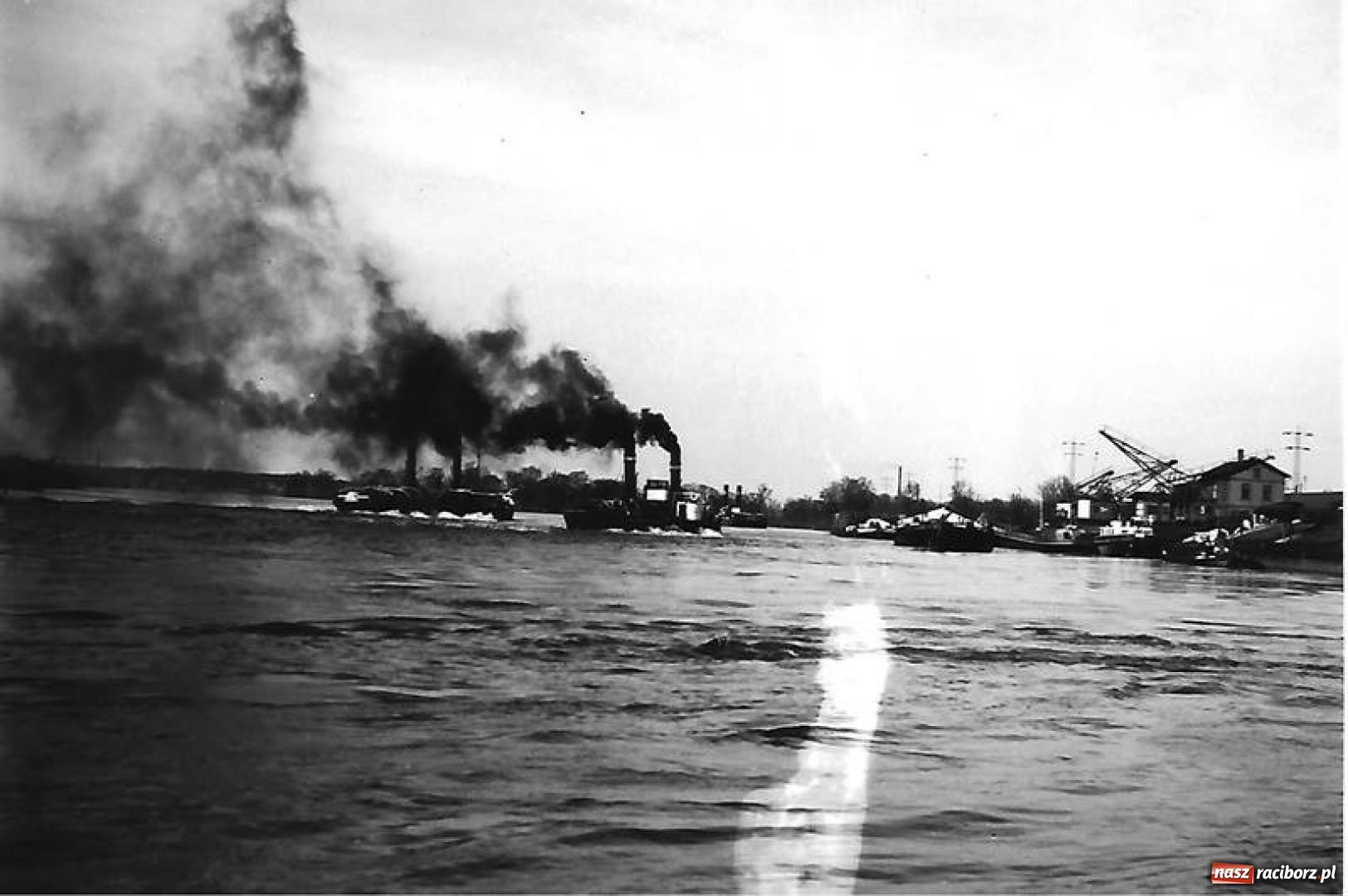 Zdjęcie w galerii na portalu naszraciborz.pl: Statek parowy Książę Raciborski FOTO wiadomości z regionu