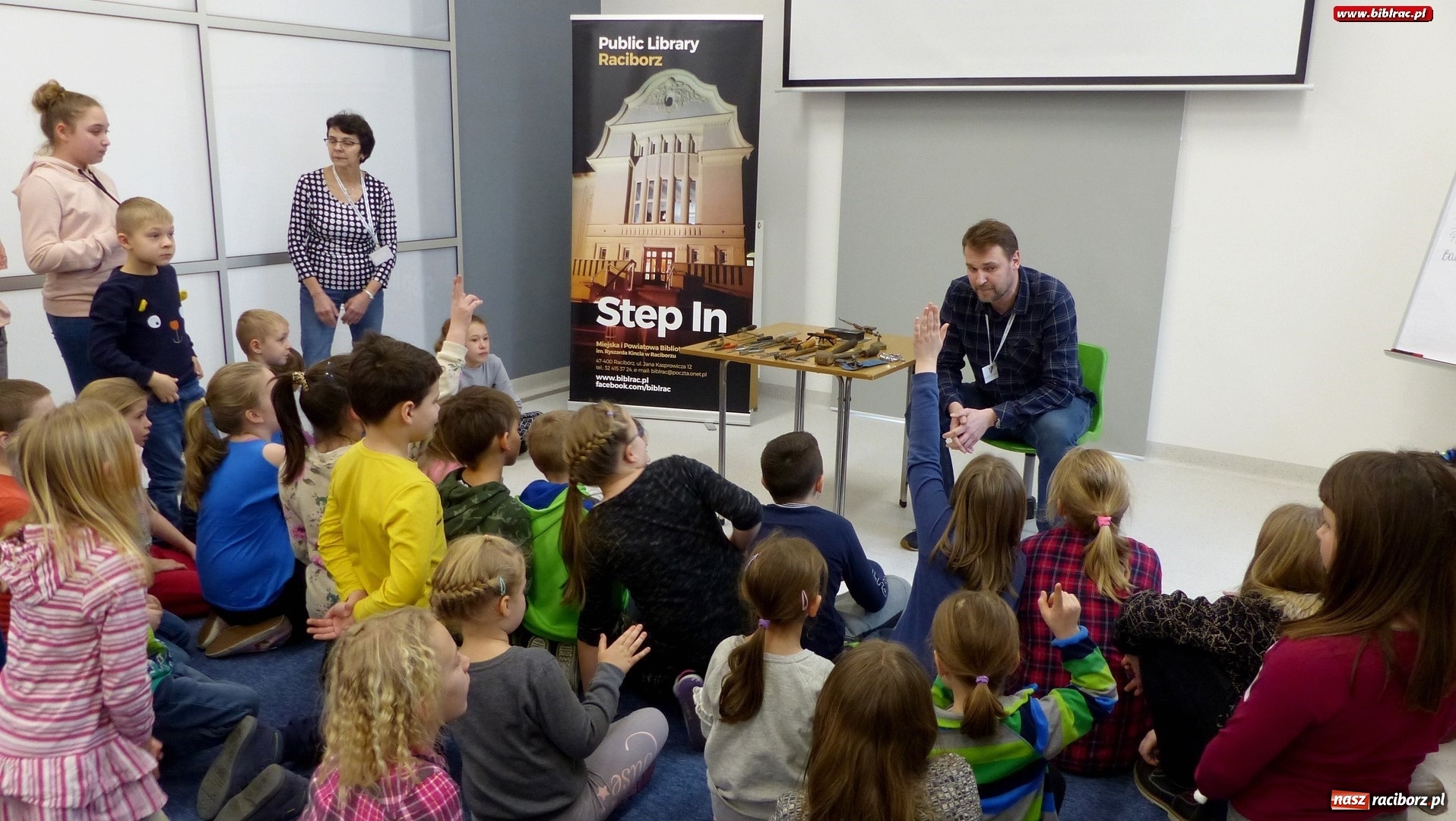 Zdjęcie w galerii na portalu naszraciborz.pl: Złote ferie w raciborskiej bibliotece, czyli jak powstaje biżuteria wiadomości z regionu