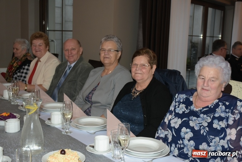 Zdjęcie w galerii na portalu naszraciborz.pl: Jesień życia jest słoneczna i pełna kolorów. Jubileusz krzyżanowickiego koła emerytów wiadomości z regionu