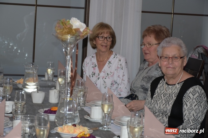 Zdjęcie w galerii na portalu naszraciborz.pl: Jesień życia jest słoneczna i pełna kolorów. Jubileusz krzyżanowickiego koła emerytów wiadomości z regionu