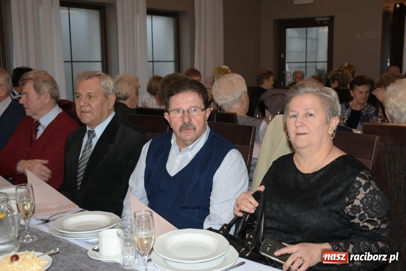 Zdjęcie w galerii na portalu naszraciborz.pl: Jesień życia jest słoneczna i pełna kolorów. Jubileusz krzyżanowickiego koła emerytów wiadomości z regionu