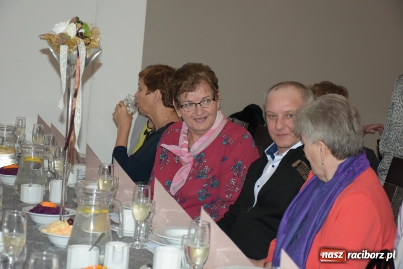 Zdjęcie w galerii na portalu naszraciborz.pl: Jesień życia jest słoneczna i pełna kolorów. Jubileusz krzyżanowickiego koła emerytów wiadomości z regionu