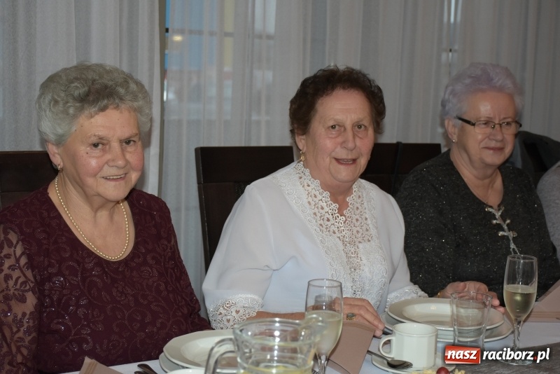 Zdjęcie w galerii na portalu naszraciborz.pl: Jesień życia jest słoneczna i pełna kolorów. Jubileusz krzyżanowickiego koła emerytów wiadomości z regionu