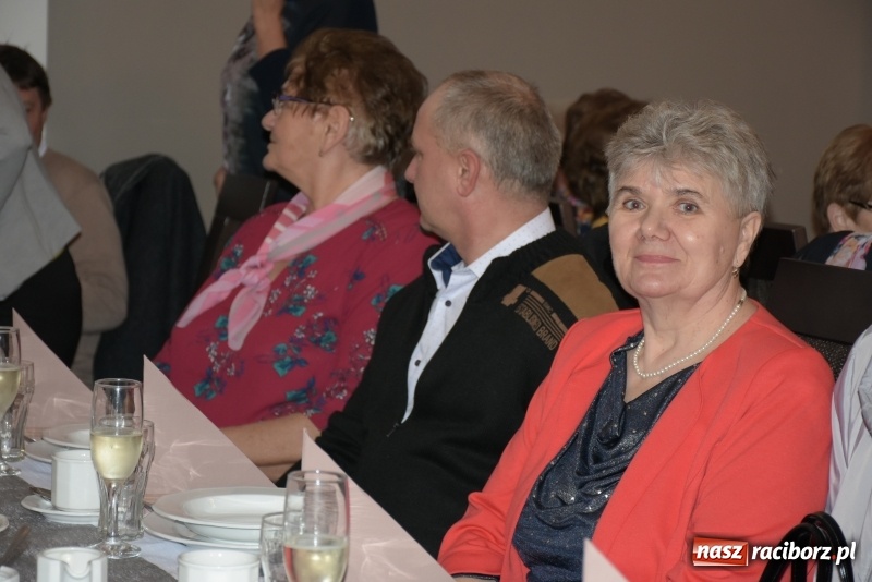 Zdjęcie w galerii na portalu naszraciborz.pl: Jesień życia jest słoneczna i pełna kolorów. Jubileusz krzyżanowickiego koła emerytów wiadomości z regionu