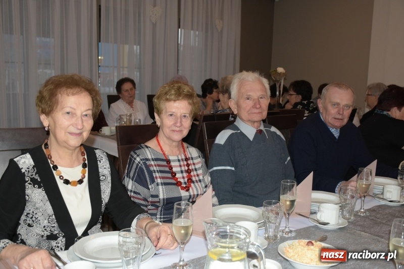 Zdjęcie w galerii na portalu naszraciborz.pl: Jesień życia jest słoneczna i pełna kolorów. Jubileusz krzyżanowickiego koła emerytów wiadomości z regionu