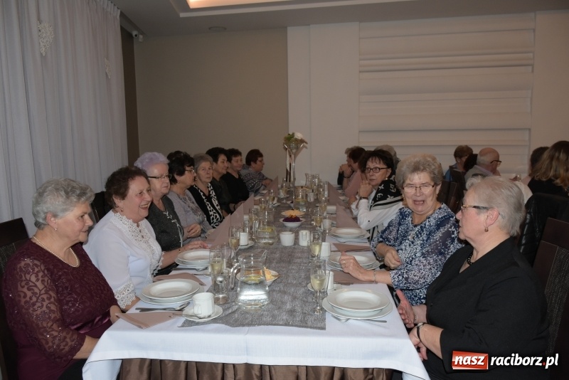 Zdjęcie w galerii na portalu naszraciborz.pl: Jesień życia jest słoneczna i pełna kolorów. Jubileusz krzyżanowickiego koła emerytów wiadomości z regionu