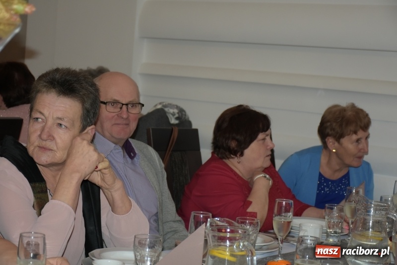 Zdjęcie w galerii na portalu naszraciborz.pl: Jesień życia jest słoneczna i pełna kolorów. Jubileusz krzyżanowickiego koła emerytów wiadomości z regionu